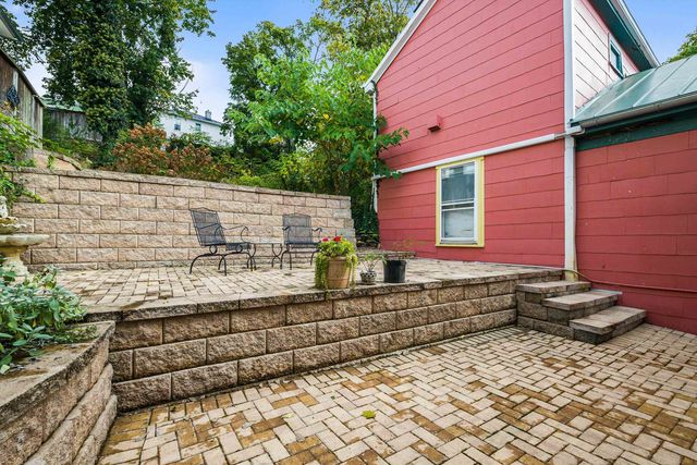 917 W BEVERLEY ST, Staunton, VA 22980