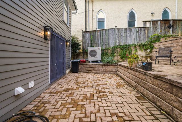 917 W BEVERLEY ST, Staunton, VA 22980