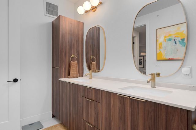 1701 Simond Ave 215, Austin, TX 78723