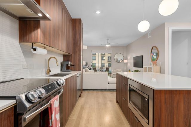 1701 Simond Ave 215, Austin, TX 78723