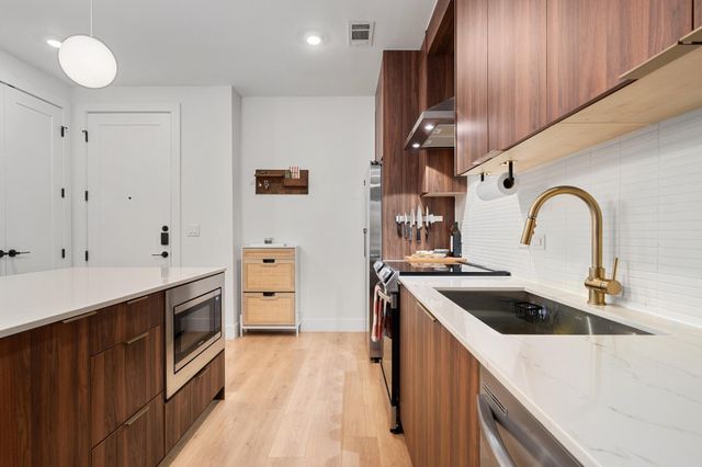 1701 Simond Ave 215, Austin, TX 78723