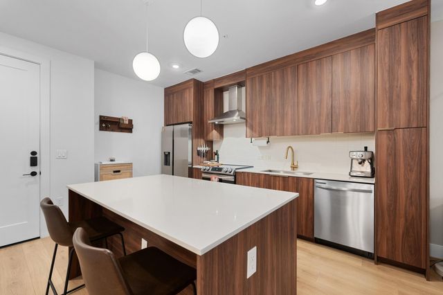 1701 Simond Ave 215, Austin, TX 78723