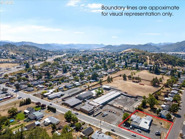 4432 CARNES Rd, Roseburg, OR 97471