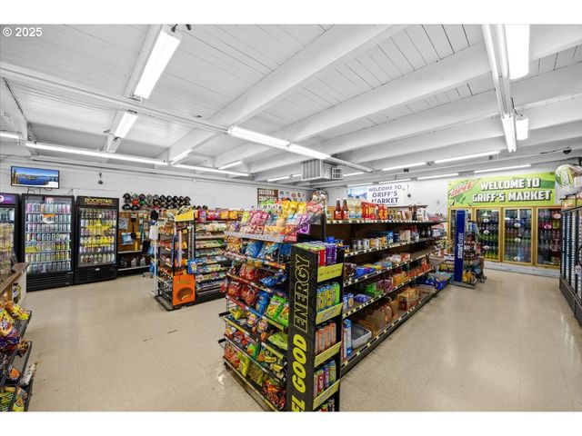 4432 CARNES Rd, Roseburg, OR 97471