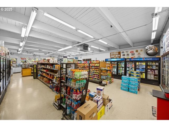 4432 CARNES Rd, Roseburg, OR 97471