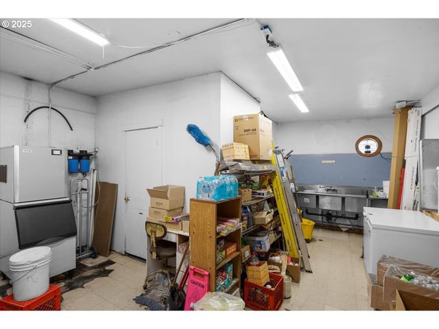 4432 CARNES Rd, Roseburg, OR 97471