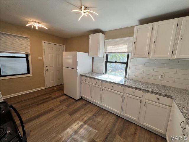 2390 Teakwood Manor Drive, Florissant, MO 63031