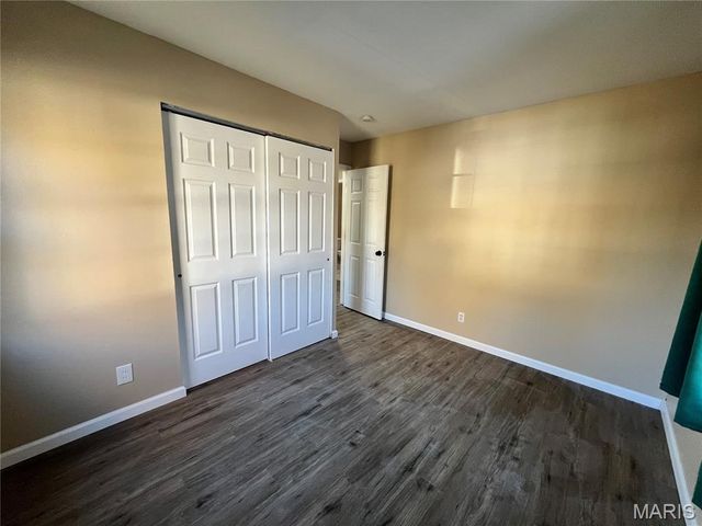 2390 Teakwood Manor Drive, Florissant, MO 63031