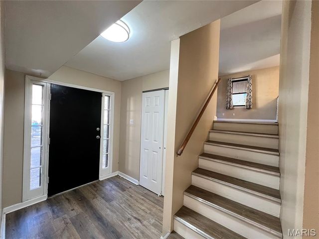 2390 Teakwood Manor Drive, Florissant, MO 63031