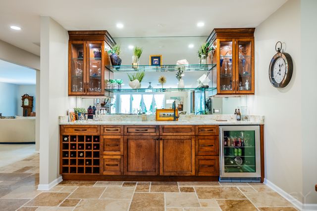 140 Janis Court, Wood Dale, IL 60191