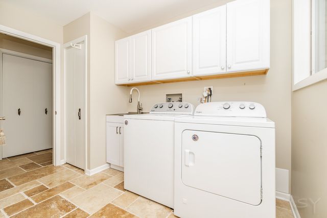 140 Janis Court, Wood Dale, IL 60191