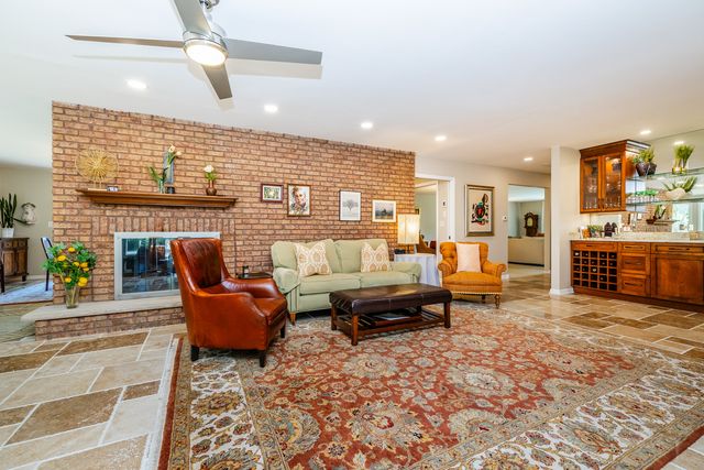 140 Janis Court, Wood Dale, IL 60191