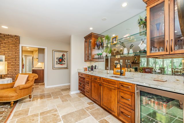 140 Janis Court, Wood Dale, IL 60191
