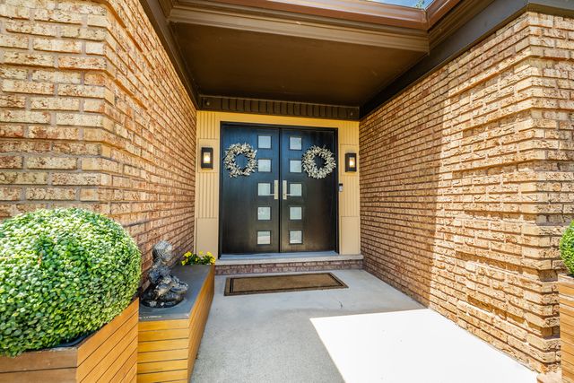 140 Janis Court, Wood Dale, IL 60191