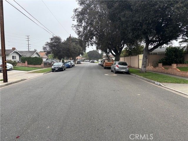 1728 W Flora Street, Santa Ana, CA 92704