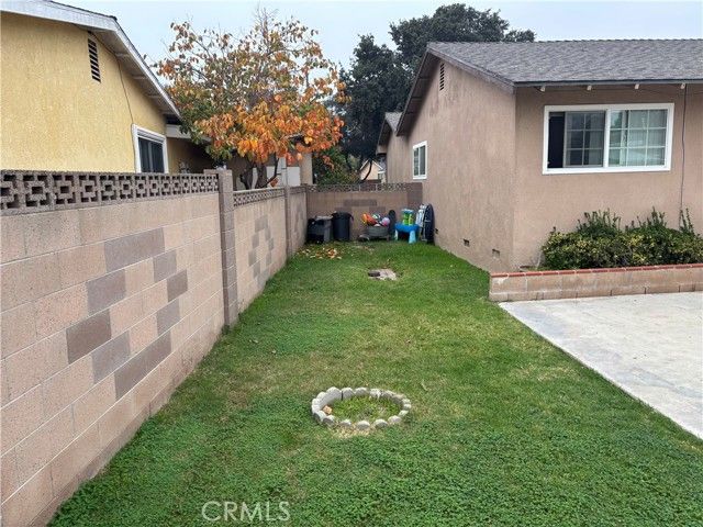 1728 W Flora Street, Santa Ana, CA 92704