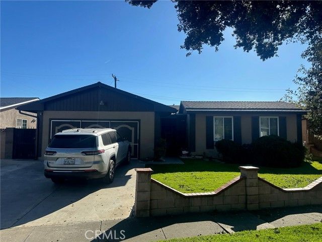 1728 W Flora Street, Santa Ana, CA 92704