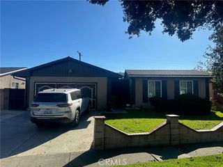 1728 W Flora Street, Santa Ana, CA 92704