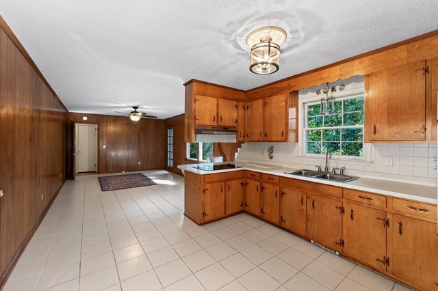 1887 Saint Julian Drive, Charleston, SC 29407
