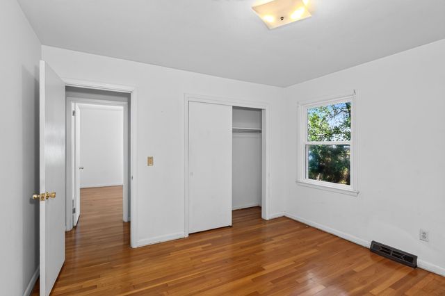 1887 Saint Julian Drive, Charleston, SC 29407