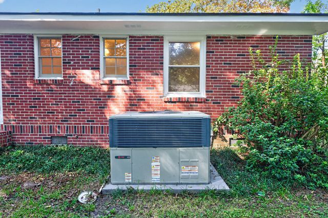 1887 Saint Julian Drive, Charleston, SC 29407