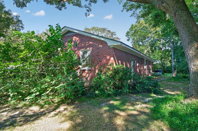 1887 Saint Julian Drive, Charleston, SC 29407