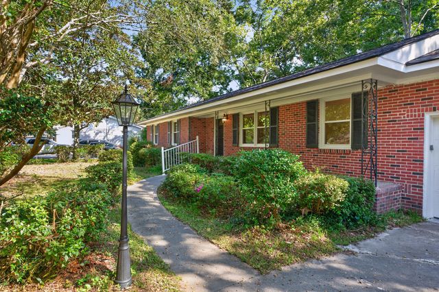 1887 Saint Julian Drive, Charleston, SC 29407