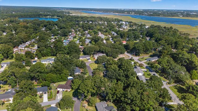 1887 Saint Julian Drive, Charleston, SC 29407
