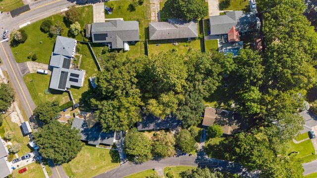 1887 Saint Julian Drive, Charleston, SC 29407