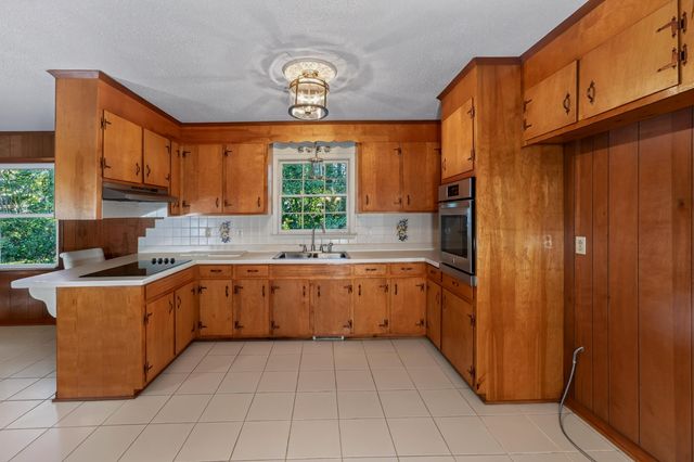 1887 Saint Julian Drive, Charleston, SC 29407