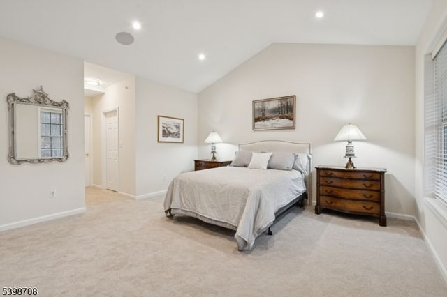 911 Holly Lane 11, Cedar Grove Twp., NJ 07009