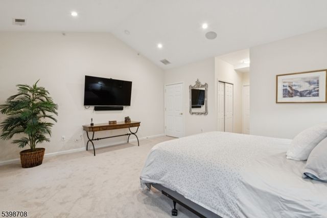 911 Holly Lane 11, Cedar Grove Twp., NJ 07009