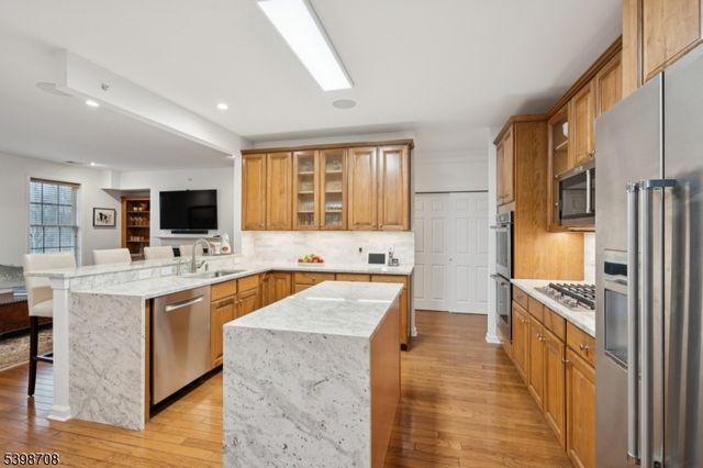 911 Holly Lane 11, Cedar Grove Twp., NJ 07009