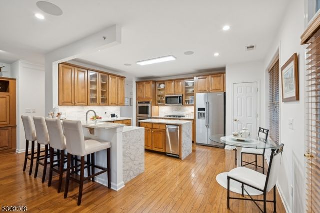 911 Holly Lane 11, Cedar Grove Twp., NJ 07009