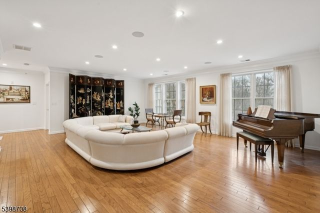 911 Holly Lane 11, Cedar Grove Twp., NJ 07009