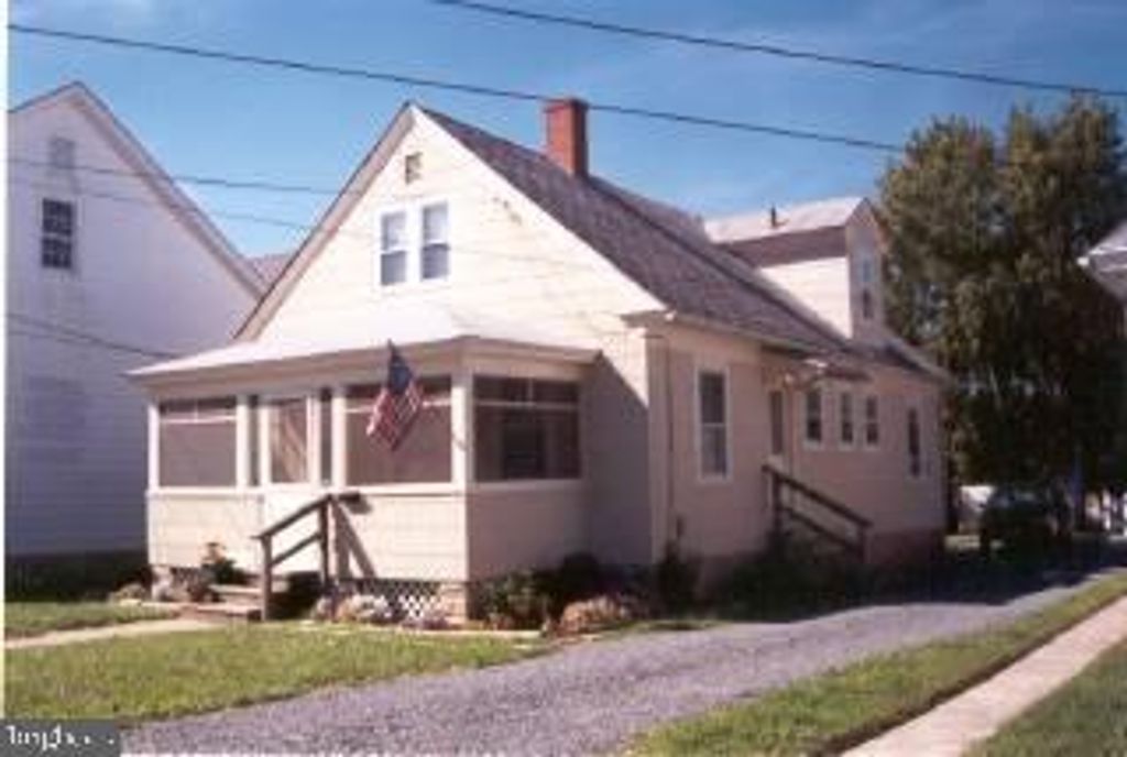 Image 1 of property listing at 210 7TH ST, Pocomoke City, MD 21851