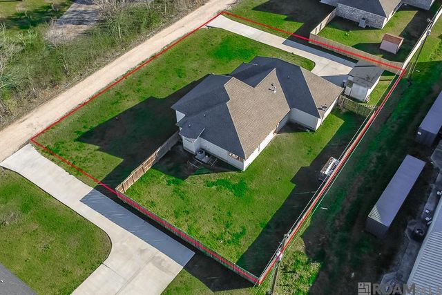 1522 Lamotte Ln, Port Allen, LA 70767