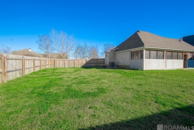 1522 Lamotte Ln, Port Allen, LA 70767