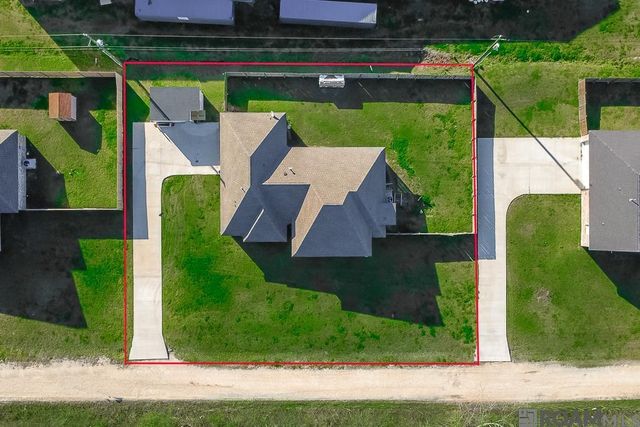 1522 Lamotte Ln, Port Allen, LA 70767