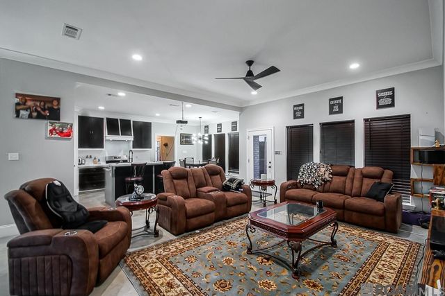 1522 Lamotte Ln, Port Allen, LA 70767