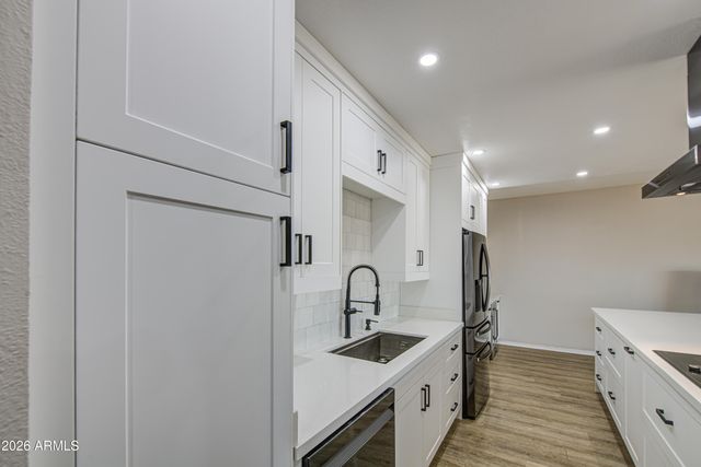 207 W CLARENDON Avenue 14A, Phoenix, AZ 85013