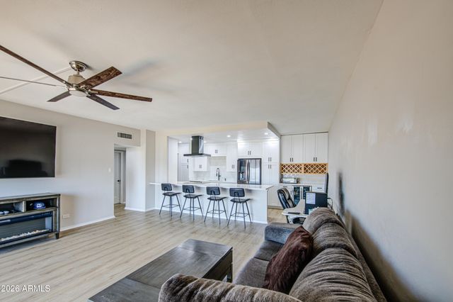 207 W CLARENDON Avenue 14A, Phoenix, AZ 85013