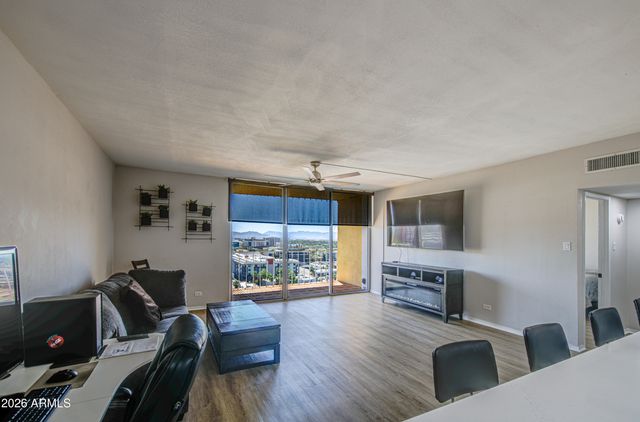 207 W CLARENDON Avenue 14A, Phoenix, AZ 85013