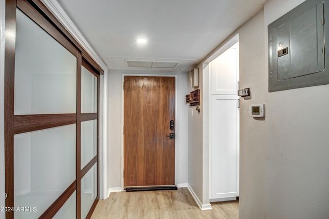 207 W CLARENDON Avenue 14A, Phoenix, AZ 85013