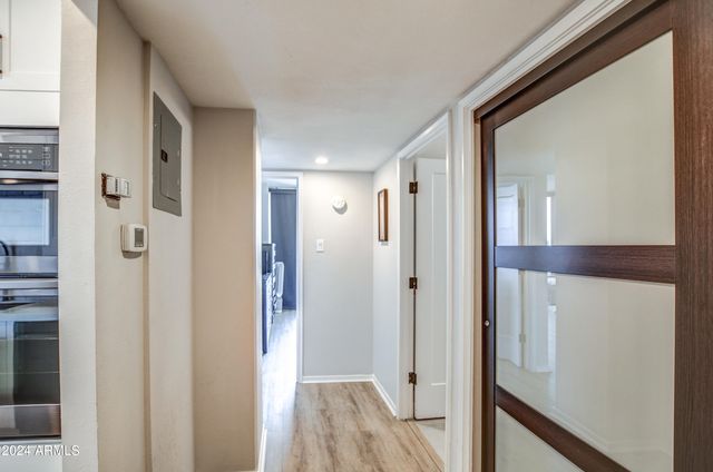 207 W CLARENDON Avenue 14A, Phoenix, AZ 85013
