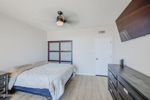 207 W CLARENDON Avenue 14A, Phoenix, AZ 85013