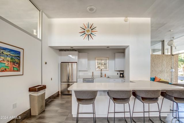 207 W CLARENDON Avenue 14A, Phoenix, AZ 85013