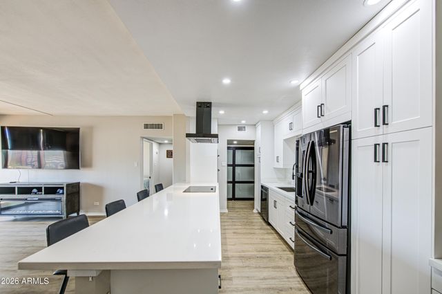 207 W CLARENDON Avenue 14A, Phoenix, AZ 85013