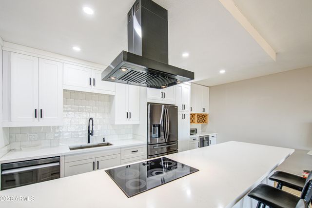 207 W CLARENDON Avenue 14A, Phoenix, AZ 85013