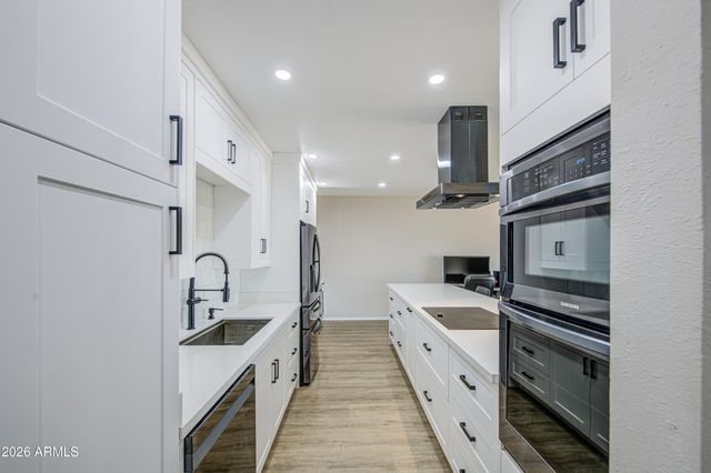 207 W CLARENDON Avenue 14A, Phoenix, AZ 85013